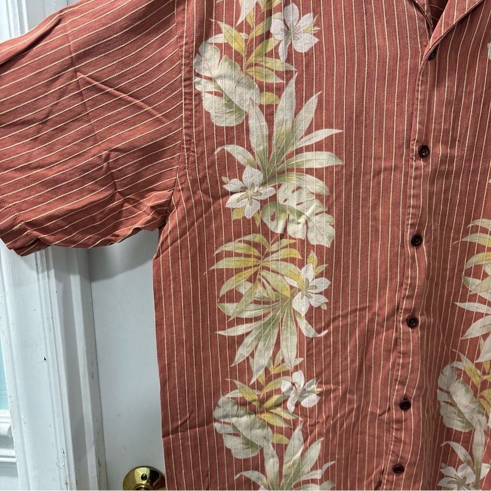 Tommy Bahama Men’s Hawaiian Shirt Short Sleeve Size L Tencel Blend Resortwear - Picture 4 of 6
